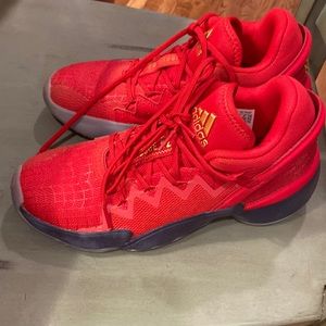 Adidas boys DON issue #2 sneakers size 5.5